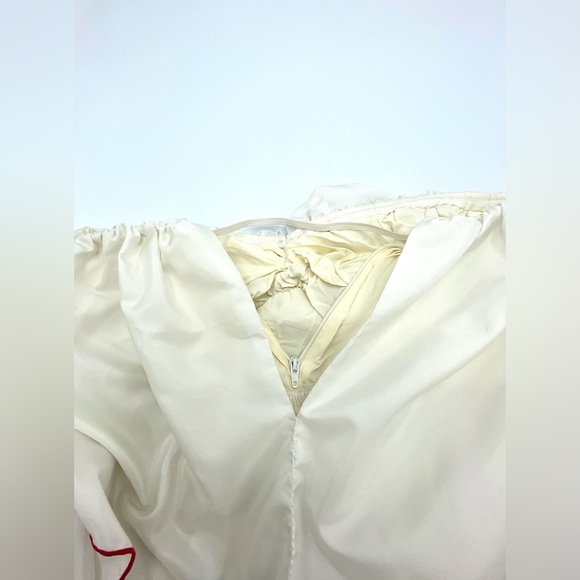 Fluffy Rustic White Sweetheart Dress - Sz Sm - Picture 7 of 9